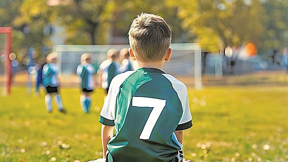 «¿Por qué mi hijo siempre está en el banquillo?»: cómo abordar al entrenador del niño sin armar follón