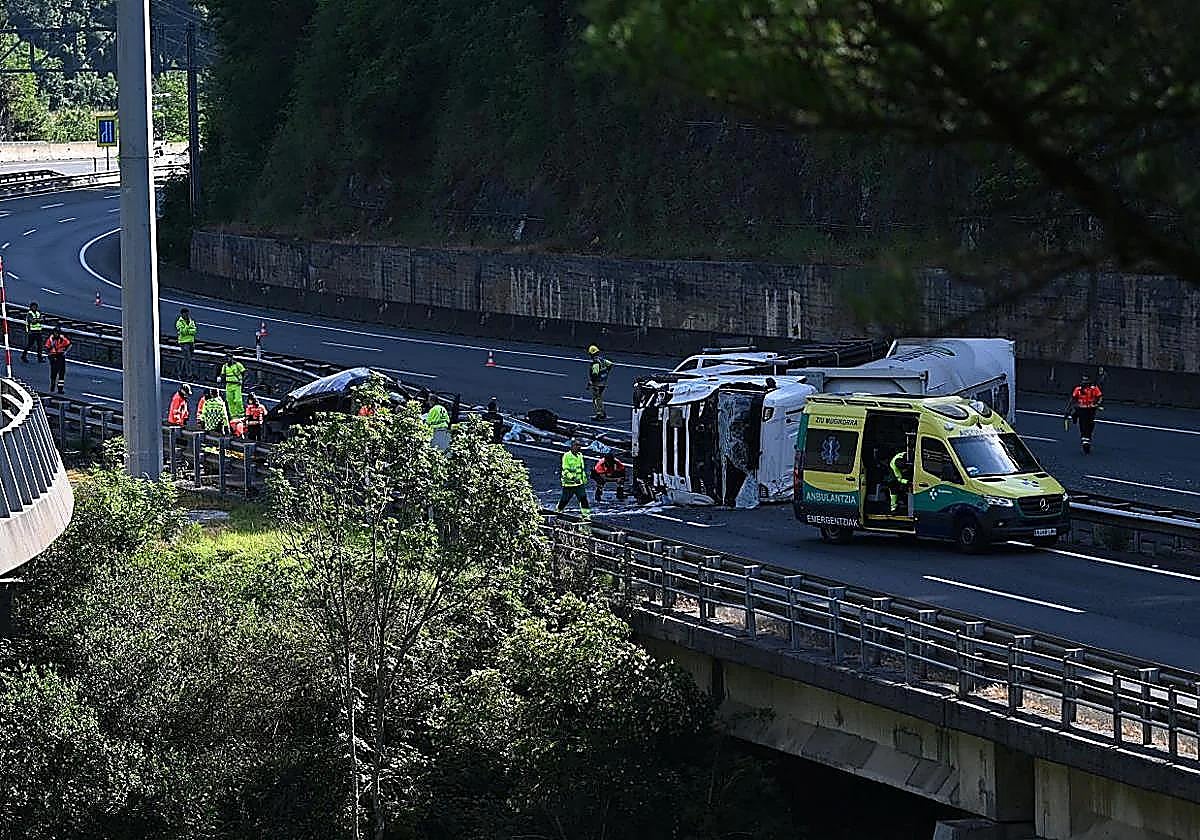 Cinco policías forales de Navarra fallecen en el grave accidente en Gipúzcoa