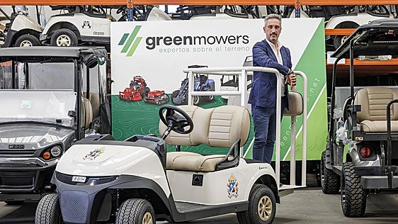 El milagro de convertir un carrito de golf en papamóvil