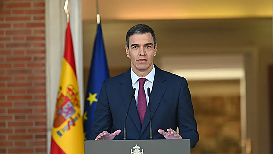 «El jefe nos va a poner en un altar»: Leire presumió de su influencia en la decisión de Sánchez de quedarse