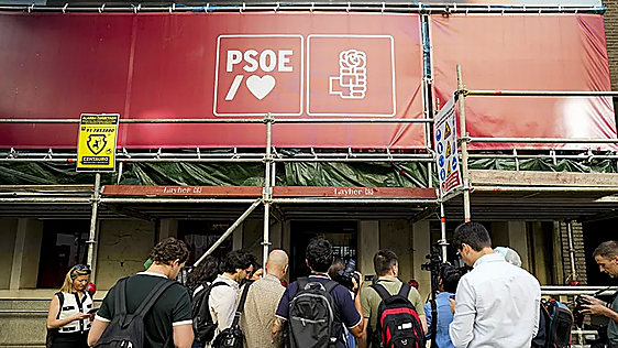 El juez autoriza el acceso a los movimientos bancarios del PSOE entre 2024 y 2025, los años de las 'cloacas'