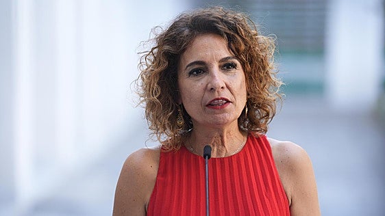 María Jesús Montero deja ya su acta como diputada en el Congreso