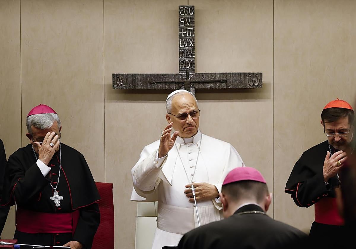 León XIV habla ante los obispos de la «plaga» de los abusos 