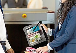 Ahorra tiempo en el control de equipajes con estos neceseres transparentes de 8 piezas
