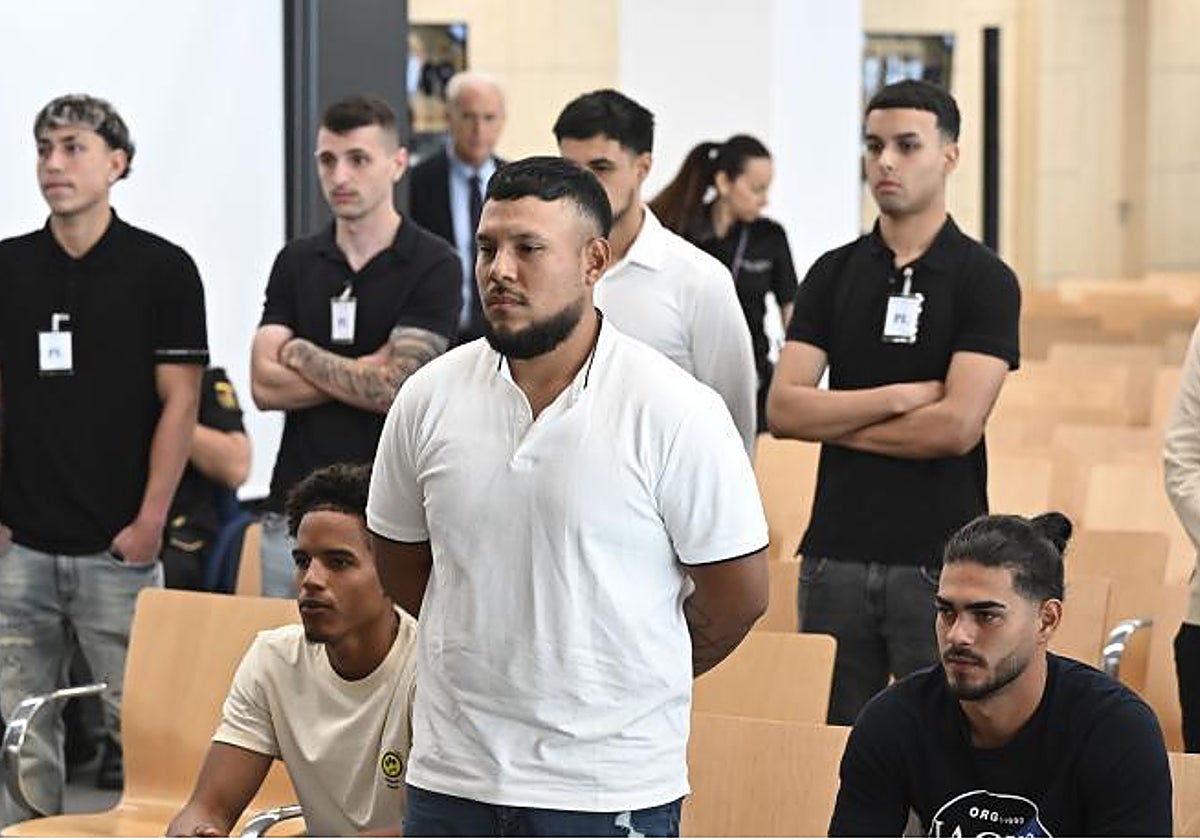 Condenado el «coro» de los Dominican Don´t Play que falsificaba billetes de 20 euros