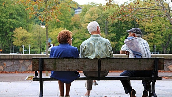 La brecha de género en las pensiones se reduce en diez puntos porcentuales en una generación