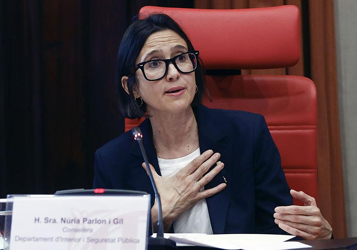Los Mossos congelan el plan para incorporar a policías en los institutos