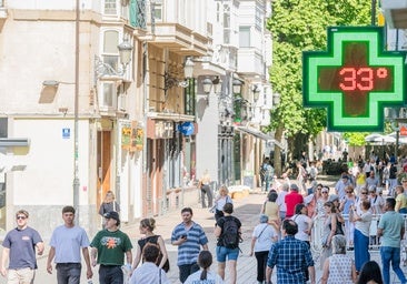 «Ya estamos a las puertas de la primera ola de calor de este verano», advierte la AEMET