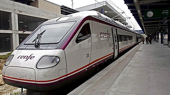 Restablecida la alta velocidad entre Lleida y Tarragona tras casi tres horas sin servicio por un incendio