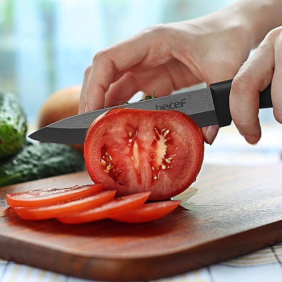 Estos cuchillos de cerámica negra son perfectos para regalar a amantes de la cocina