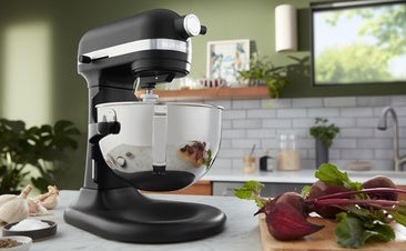 La icónica batidora amasadora KitchenAid que convierte cualquier cocina en un obrador