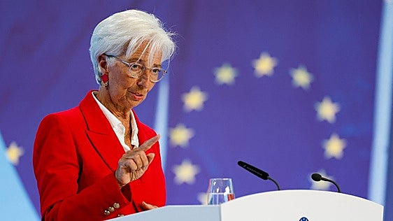 El BCE no ve indicios que justifiquen una respuesta monetaria "más enérgica" ante la escalada de la inflación