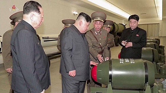 Kim Jong-un ordena «redoblar los esfuerzos» para expandir el arsenal nuclear de Corea del Norte