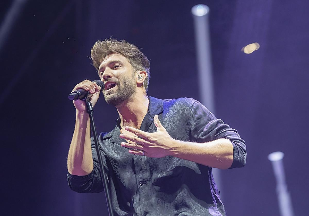 Pablo Alborán confirma sobre el escenario su ruptura con Juan Sesma