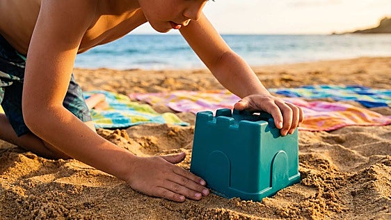 Si te vas a la playa, no te pierdas estos sets infantiles para hacer castillos en la arena