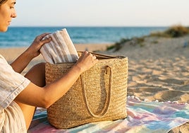 Los mejores capazos para ir a la playa con todo lo que necesitas y mucho estilo