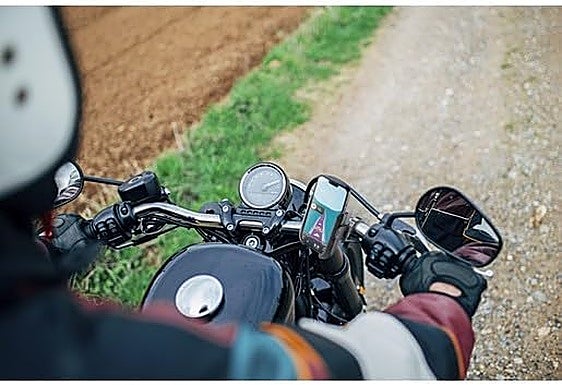 Los mejores soportes para llevar el móvil en el manillar de tu bicicleta y moto y evitar perderte