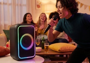 Anima tus reuniones familiares y de amigos con estos altavoces de karaoke con luces