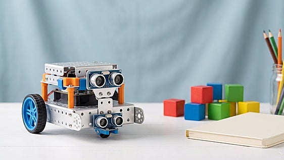 Aprende a programar desde cero con el robot educativo Makeblock mBot