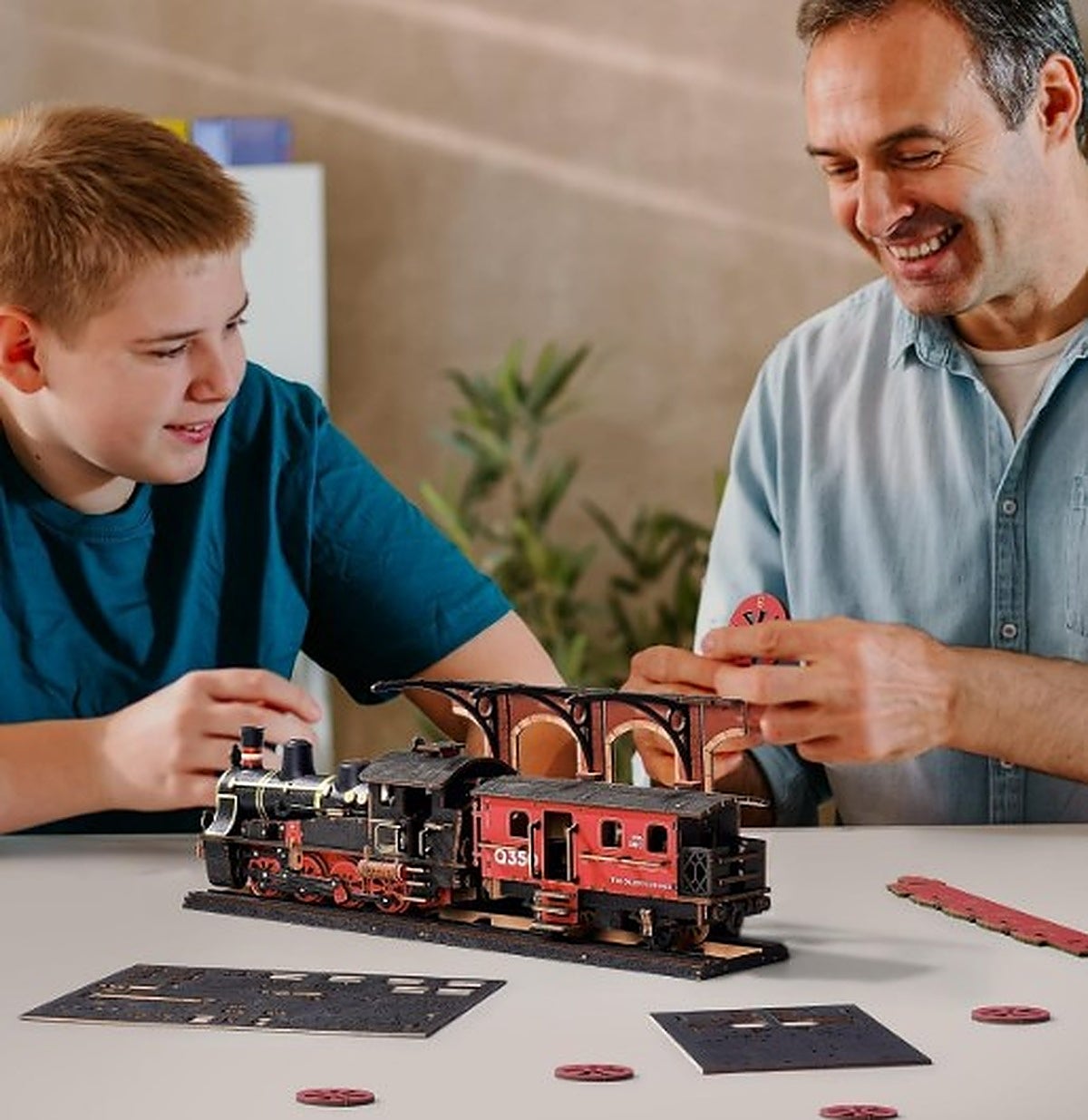 Los mejores kits de maquetas de barcos y trenes para aficionados exigentes