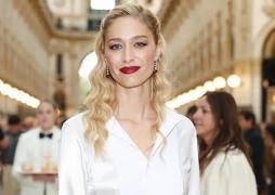 Beatrice Borromeo brilla en la Milan Fashion Week como la musa indiscutible de Dior: así fue su look creado por Jonathan Anderson