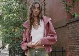 Cómo llevar la cazadora de estilo bomber con todos tus looks diarios