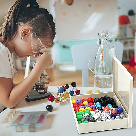 Introduce a los peques en el mundo de la ciencia con estos kits de experimentos científicos para hacer en casa