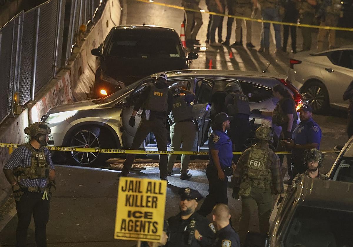 Imagen del coche donde se produjo el tiroteo en Nueva York.