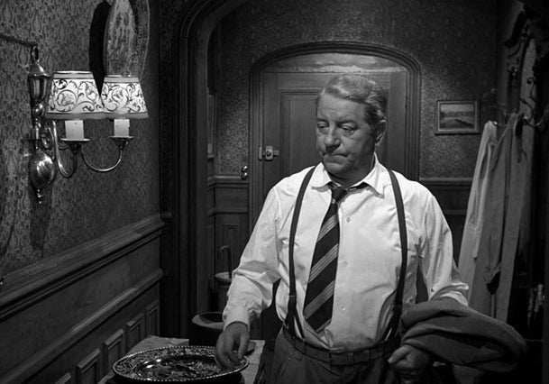 El actor francés Jean Gabin en el papel de Jules Maigret