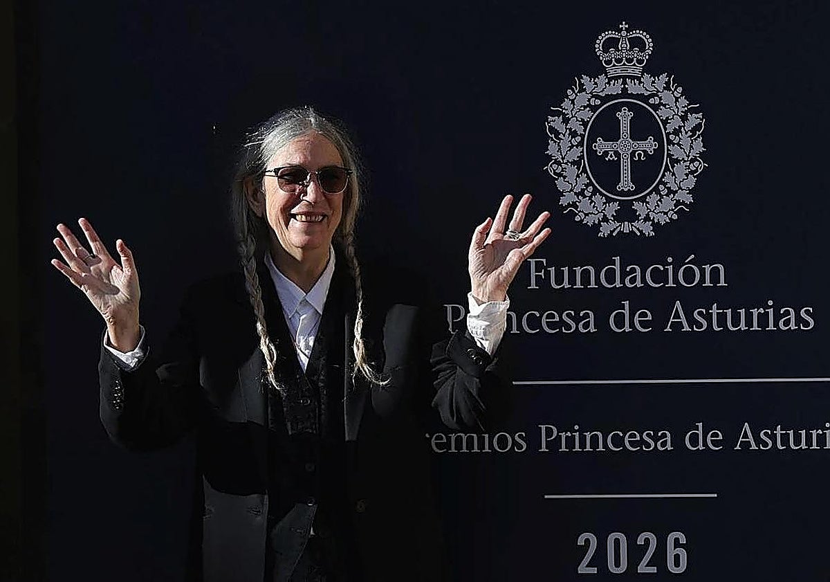 Patti Smith llega a Asturias al calor de los fans: «Gracias por esta bonita bienvenida»