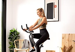 La bici estática plegable Cecotec Drumfit X-Bike 3000 Neo es perfecta para hogares con poco espacio