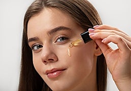 Despierta con la piel más tersa gracias a este sérum con retinol de Vichy