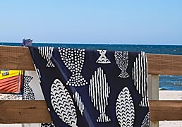 No te quedes corto con el tamaño y compra una de estas toallas XXL para la playa, el campo o la piscina