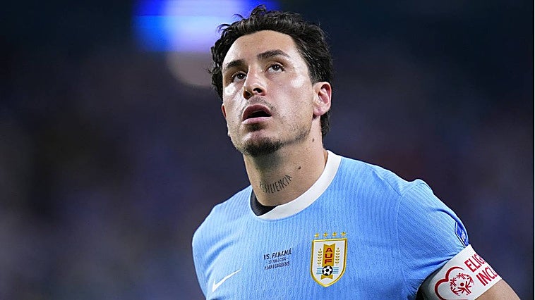 Giménez asoma en el búnker de Bielsa para liderar a Uruguay en la 'final' contra España