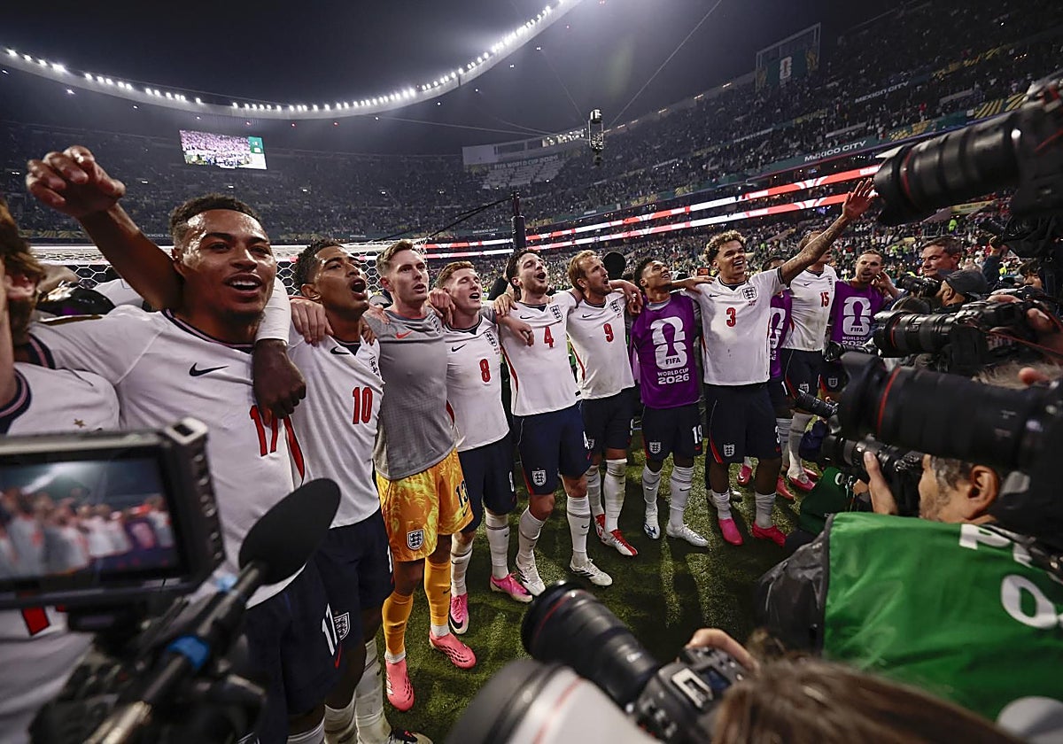 Inglaterra cambia de himno: del 'God Save the King' a 'Wonderwall'