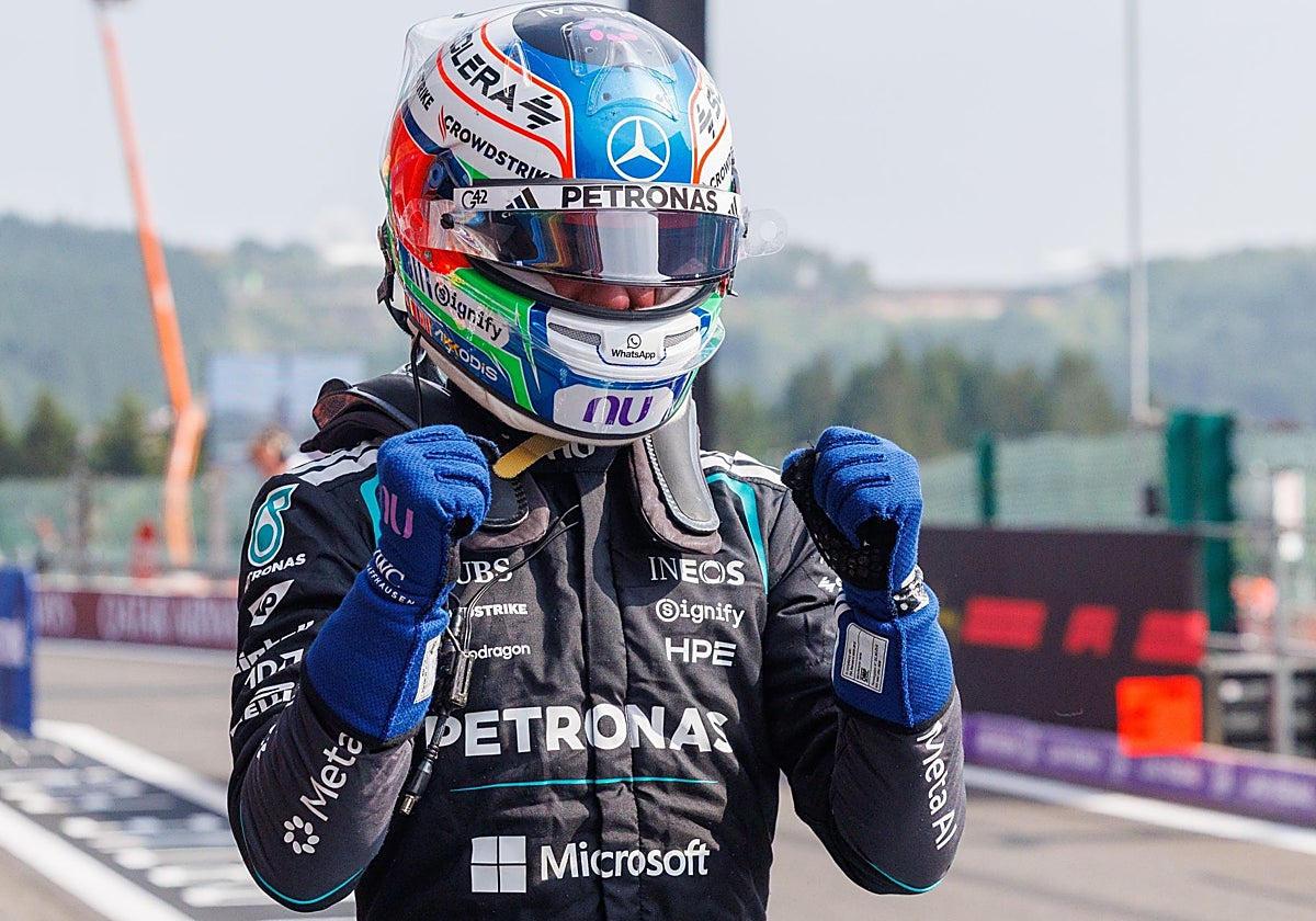 Kimi Antonelli celebra su pole en Spa.