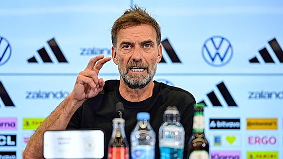 Klopp lanza un ultimátum en su primer día al frente de Alemania: «Si no me quieren o tocan a mi familia, me voy»
