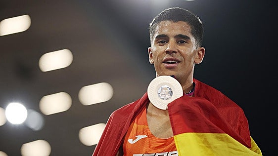 Attaoui mantiene al 800 español en el podio del Europeo