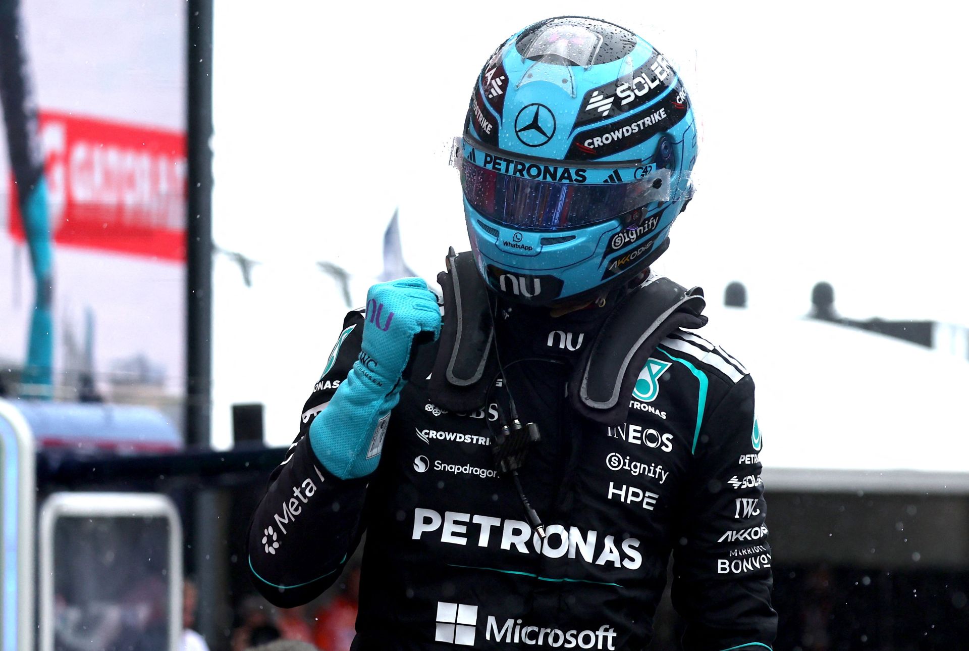 Russell celebra su victoria en la carrera al Sprint.