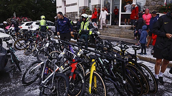 Una fuerte granizada cancela la tercera etapa de La Vuelta