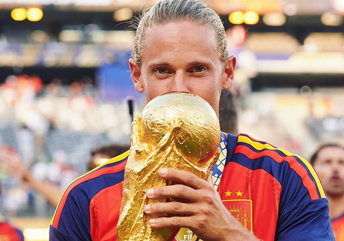 Marcos Llorente cierra la puerta de La Roja después de tocar el cielo