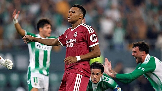 El Real Madrid se estrella contra todo ante el Betis