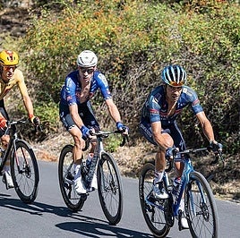 La Vuelta de Enric Mas mitifica a Mikel Landa