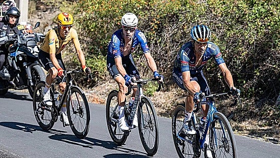 La Vuelta de Enric Mas mitifica a Mikel Landa