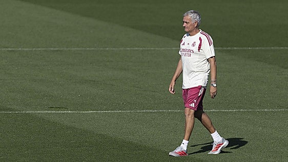 Mourinho: «Cada vez es más difícil escuchar algo positivo del Real Madrid»