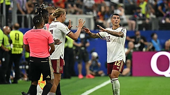 España busca dueño para el lateral derecho
