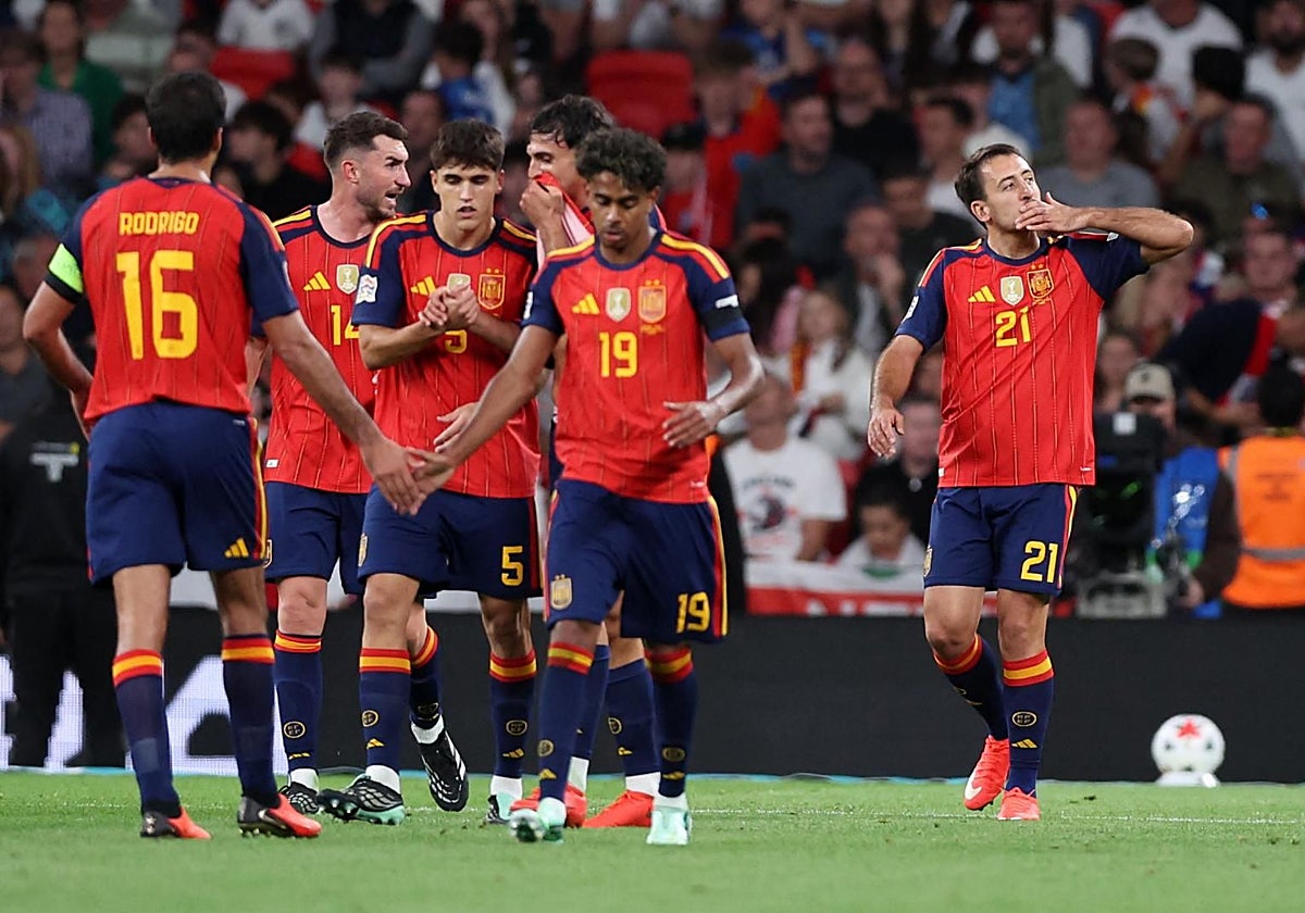 Oyarzabal celebra el tercer gol de España ante Inglaterra.