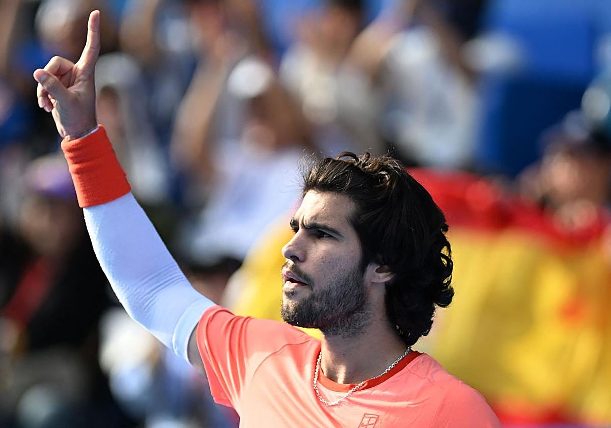 Carlos Alcaraz beats Matteo Arnaldi to reach Tokyo quarter-finals