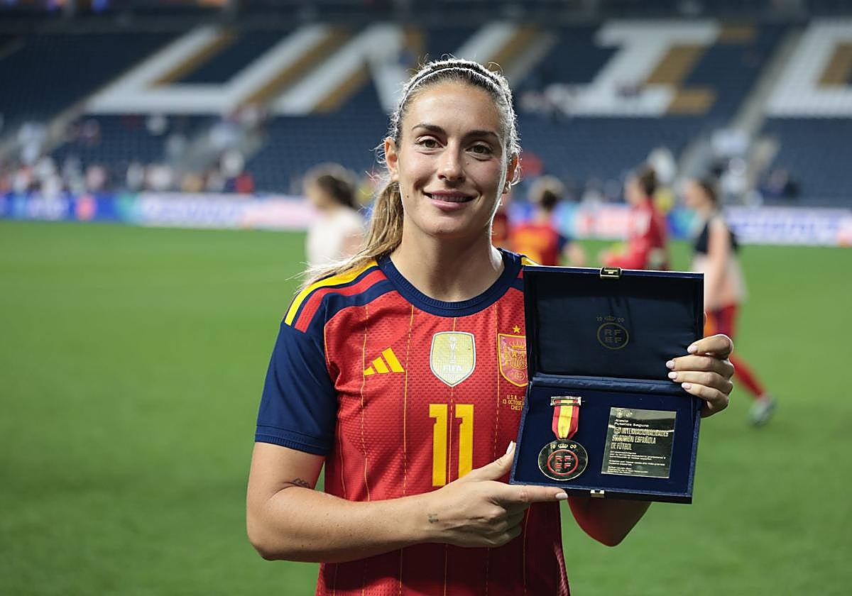 La Reina Alexia sube el listón del fútbol femenino