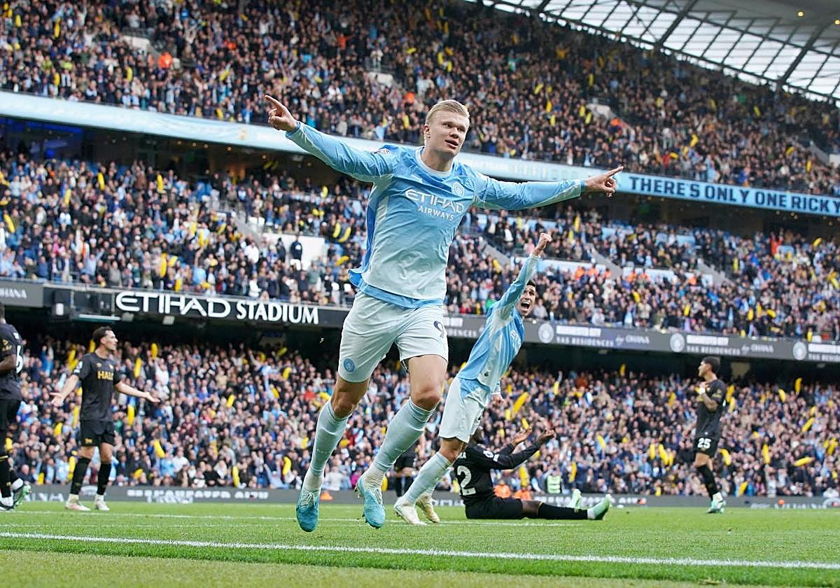 Erling Haaland celebra uno de sus tantos ante el Ipswich.